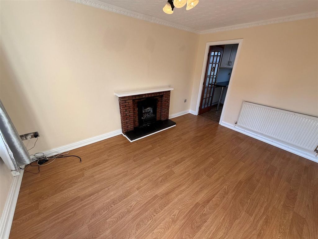 Additional image 8 of 2 bed semi-detached house to rentLlys Close, Oswestry SY11