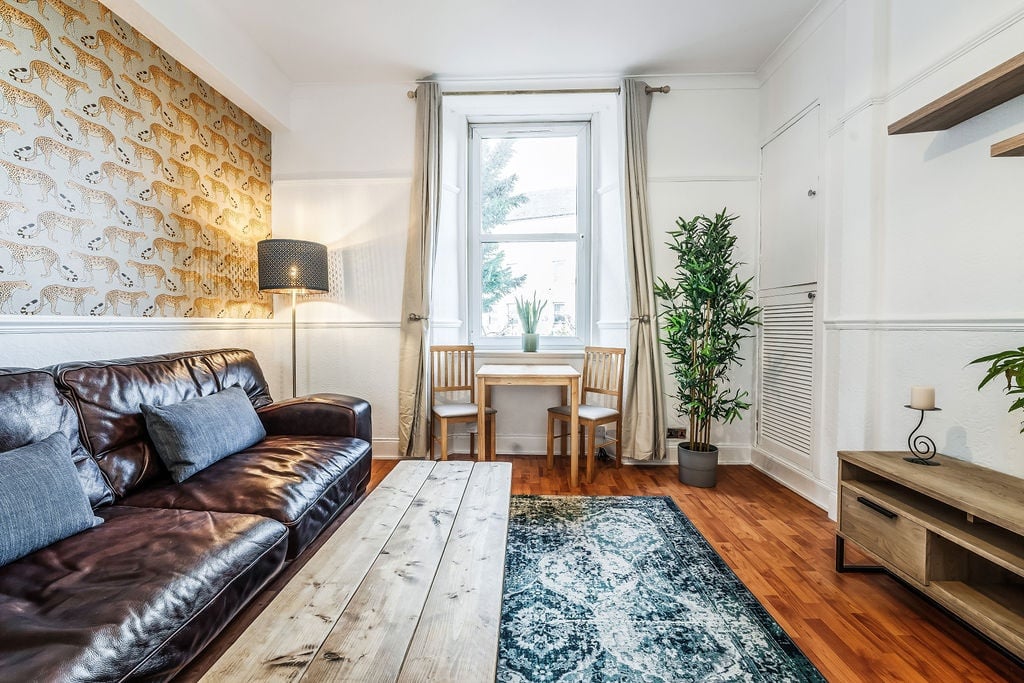 Additional image 4 of 2 Bed Flat, Piersfield Grove, EH8, N1 7GU