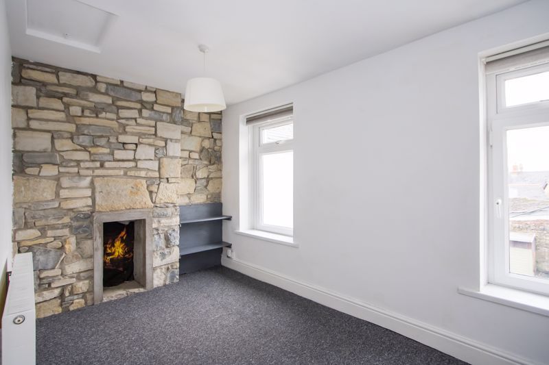 Additional image 3 of 3 bed flat to rentGlebe Street, Penarth CF64