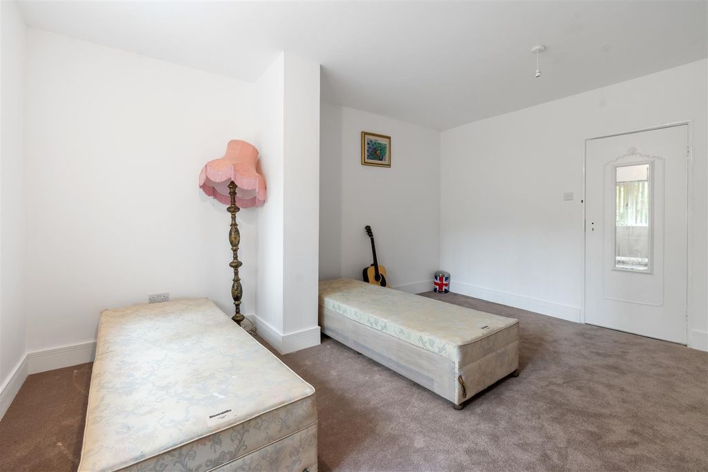 Additional image 20 of 5 bed detached house to rentKeepers Road, Sutton Coldfield B74