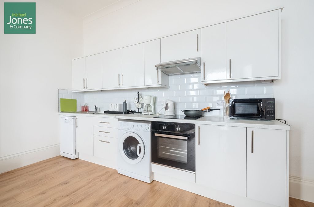 Additional image 3 of 2 bed flat to rentMarine Parade, Worthing, West Sussex BN11