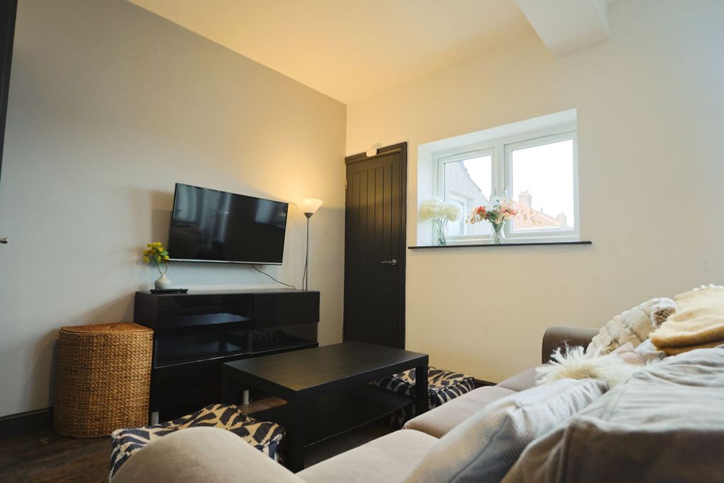 6 bed flat to rentSouthmead Road, Westbury-On-Trym, Bristol BS10
