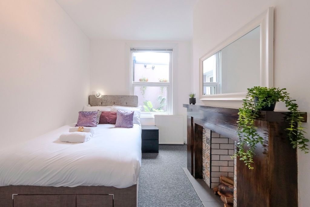 Additional image 38 of 5 bed semi-detached house to rentDouglas Road, Horfield, Bristol BS7