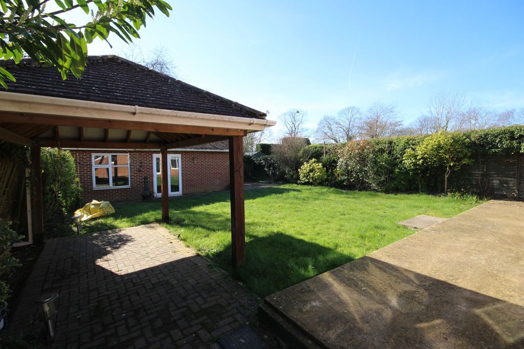 Additional image 22 of 9 bed detached house to rentSomerset Way, Iver SL0