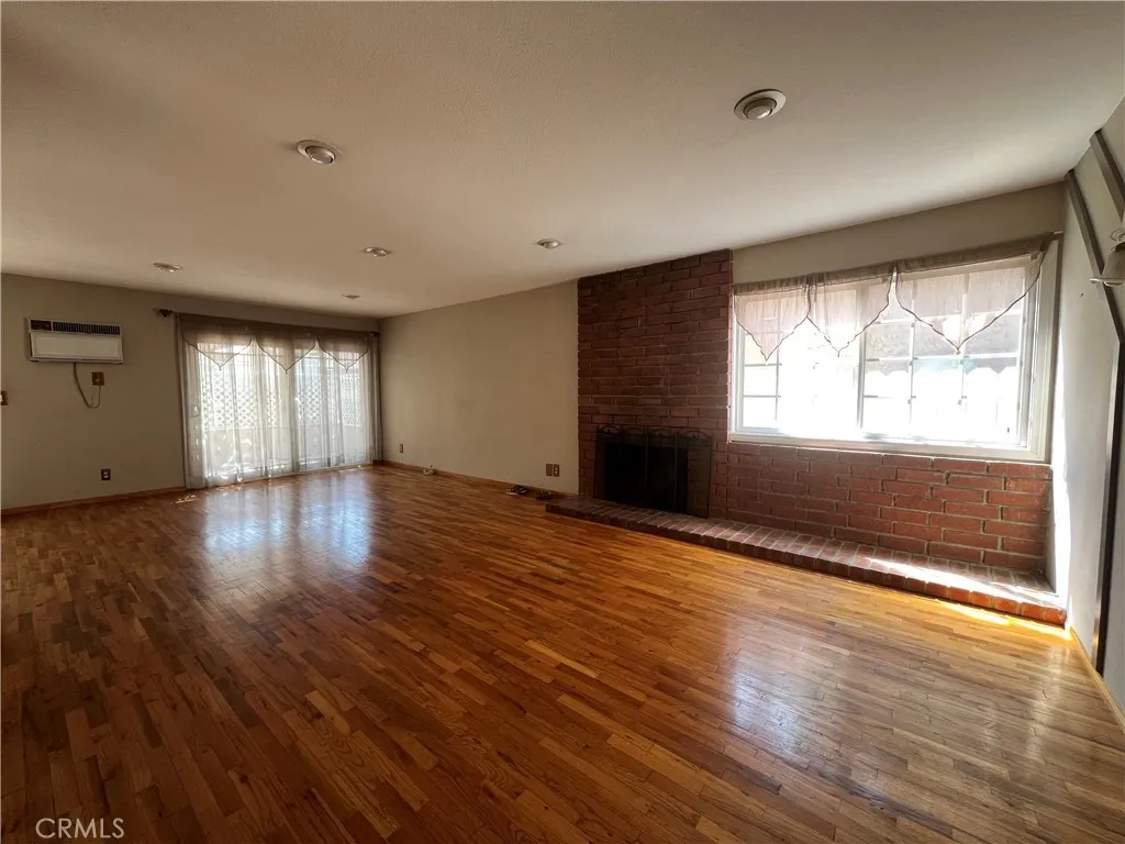 Additional image 25 of 8294 E Carburton St, Long Beach, CA 90808