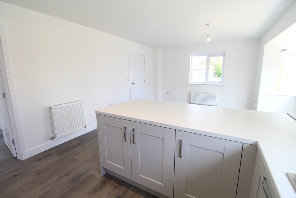 Additional image 7 of 4 bed detached house to rentPettits Drive, Bury St Edmunds IP32