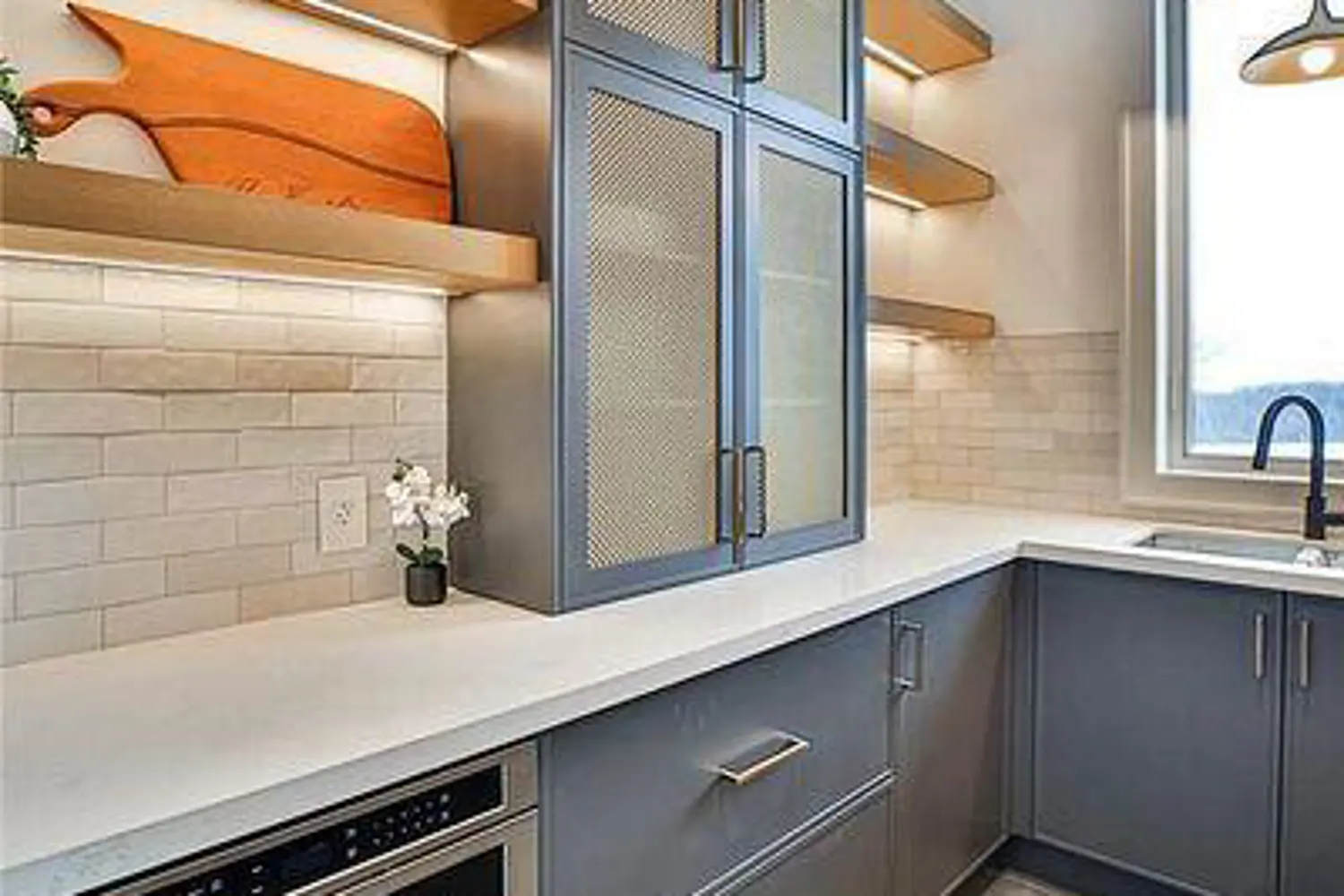 Additional image 3 of 2284 Sideroad 1