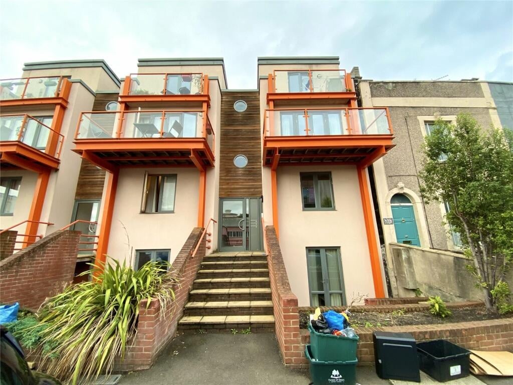 3 Bed Flat, Argyle Road, BS2, N1 7GU