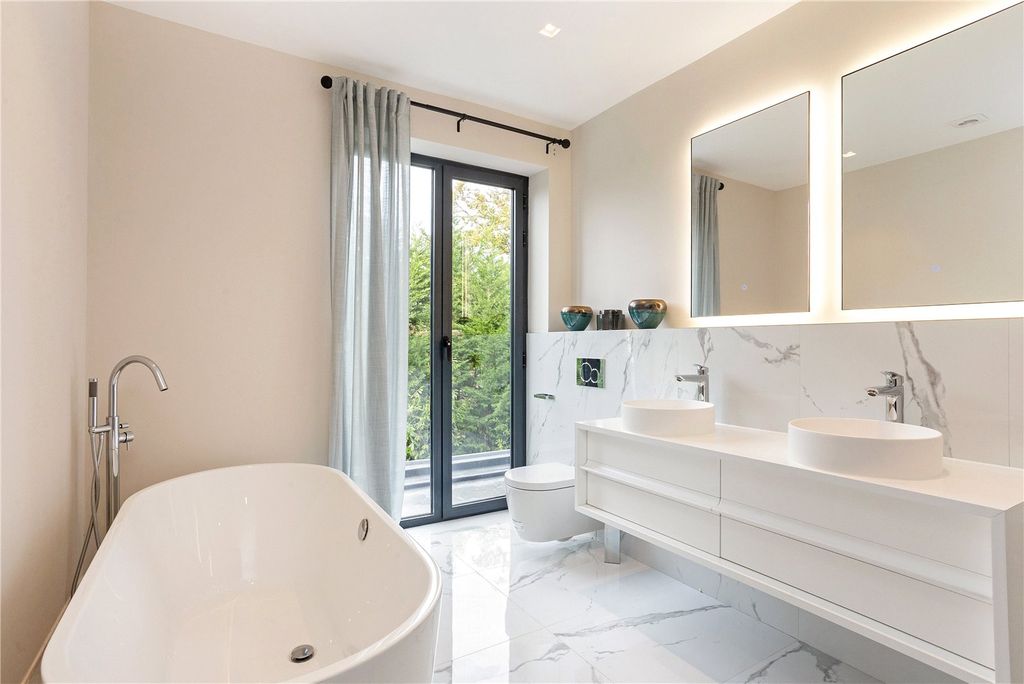 Additional image 10 of 4 bed detached house to rentRosegarth Place, Wilmslow, Cheshire SK9