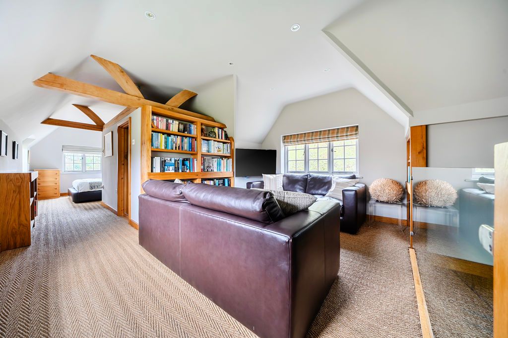 Additional image 7 of 1 bed detached house to rentPickhurst Road, Godalming GU8