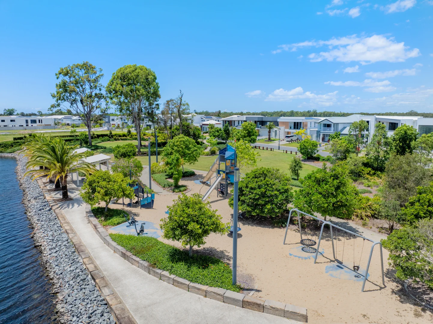 Additional image 35 of 71 Lake Serenity Boulevard, Helensvale QLD 4212