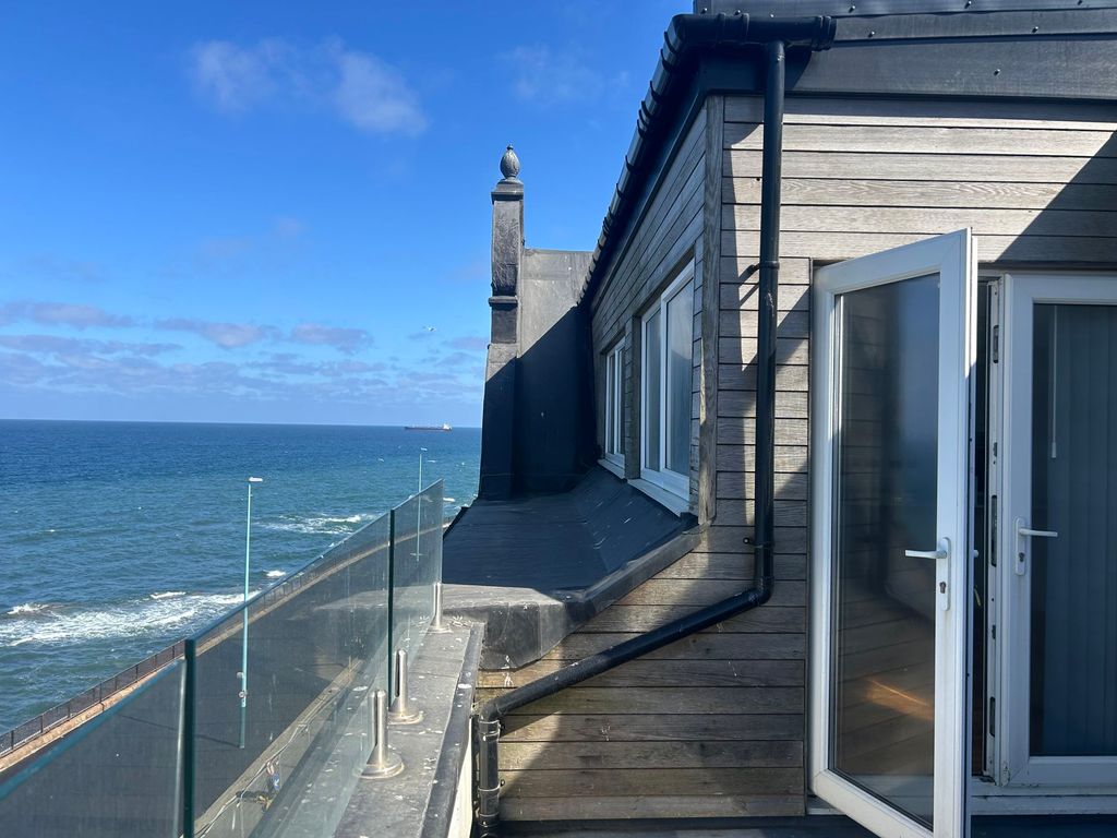 Additional image 2 of 4 bed flat to rentEsplanade, Whitley Bay NE26