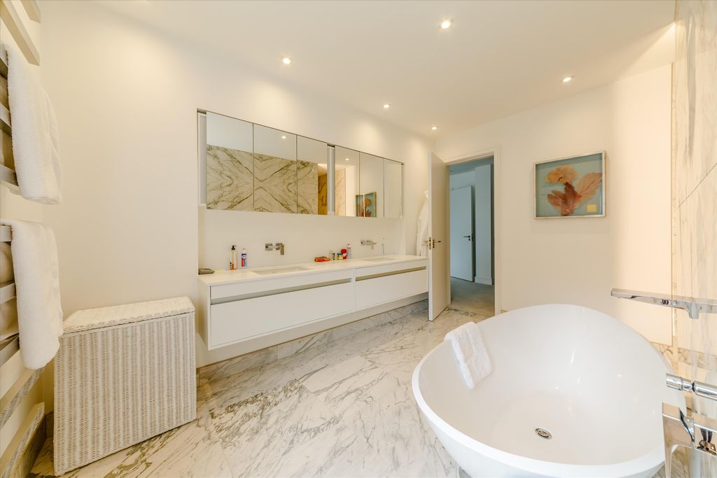 Additional image 16 of 5 bed detached house to rentLondon Road, Ascot, Berkshire SL5