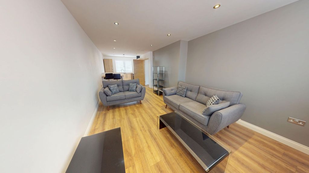 Additional image 2 of 2 bed flat to rentMint Drive, Hockley B18