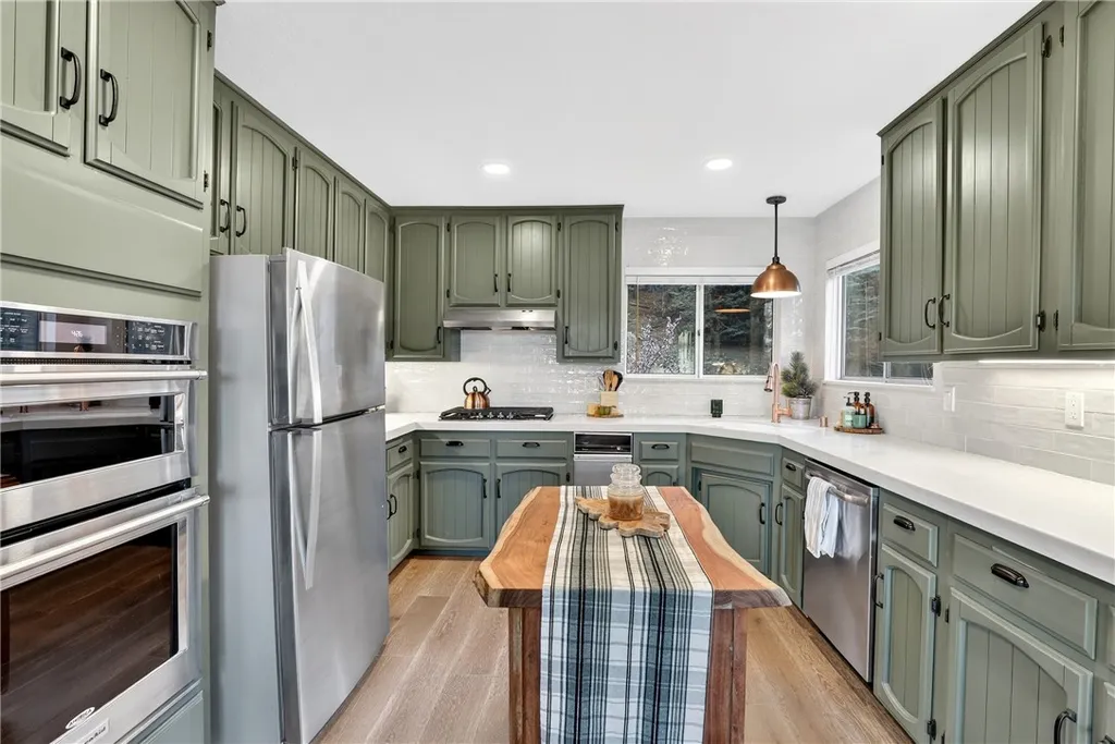 Additional image 49 of 26633 Thunderbird Dr, Lake Arrowhead, CA 92352