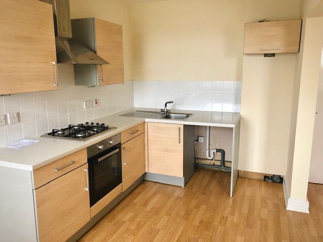 Additional image 2 of 2 bed flat to rentBay View Road, Colwyn Bay LL29