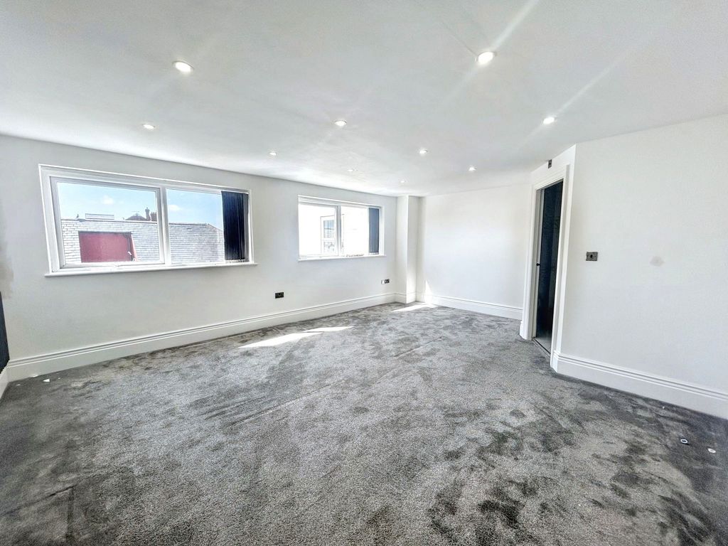 Additional image 13 of 4 bed flat to rentEsplanade, Whitley Bay NE26