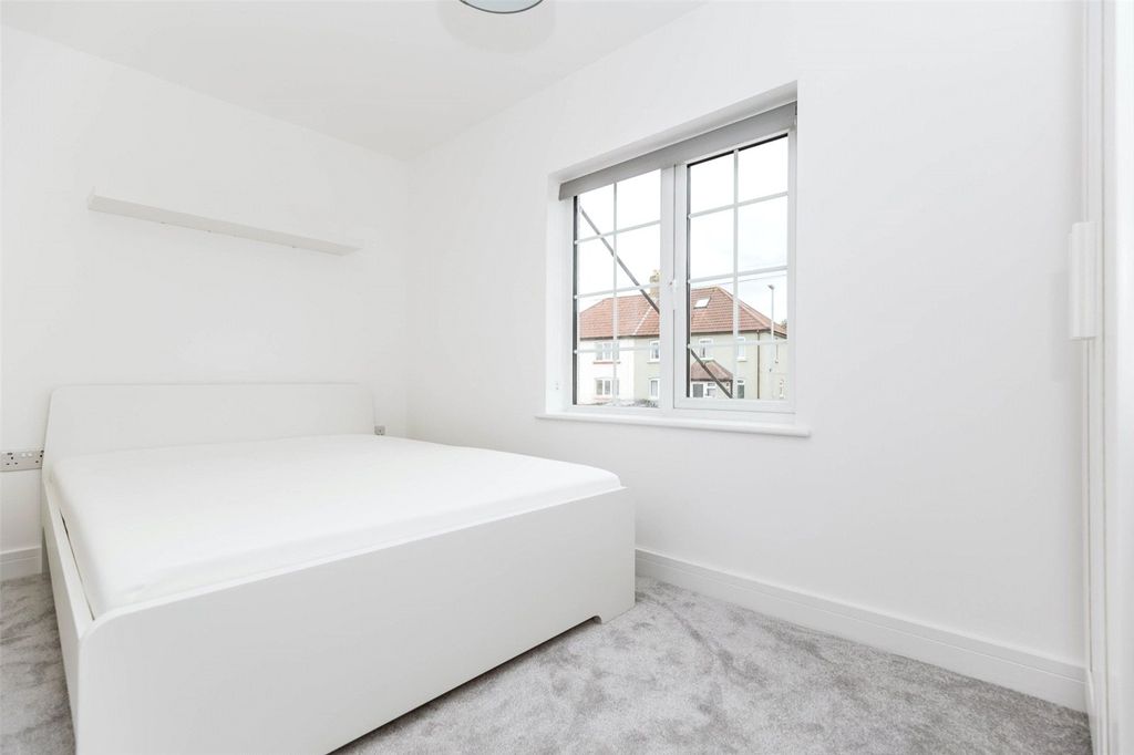 Additional image 13 of 7 bed semi-detached house to rentGayner Road, Horfield, Bristol, Bristol BS7
