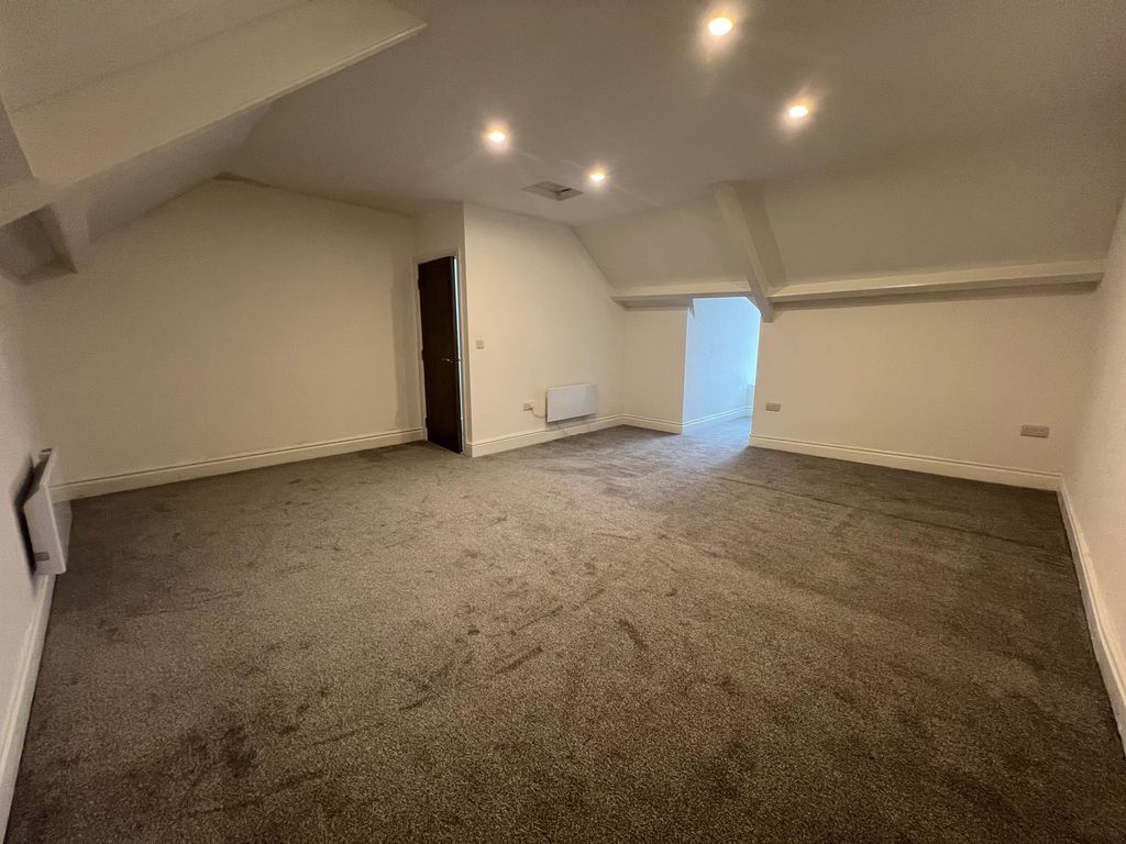 Additional image 8 of 3 bed property to rentCollege Street, Ammanford SA18