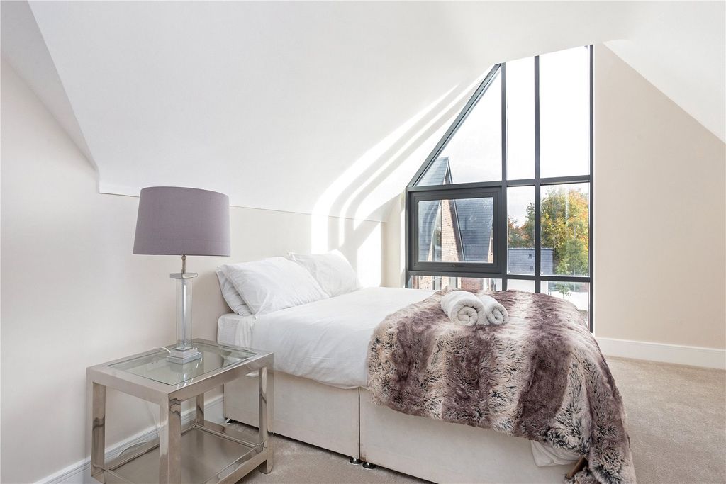 Additional image 16 of 4 bed detached house to rentRosegarth Place, Wilmslow, Cheshire SK9