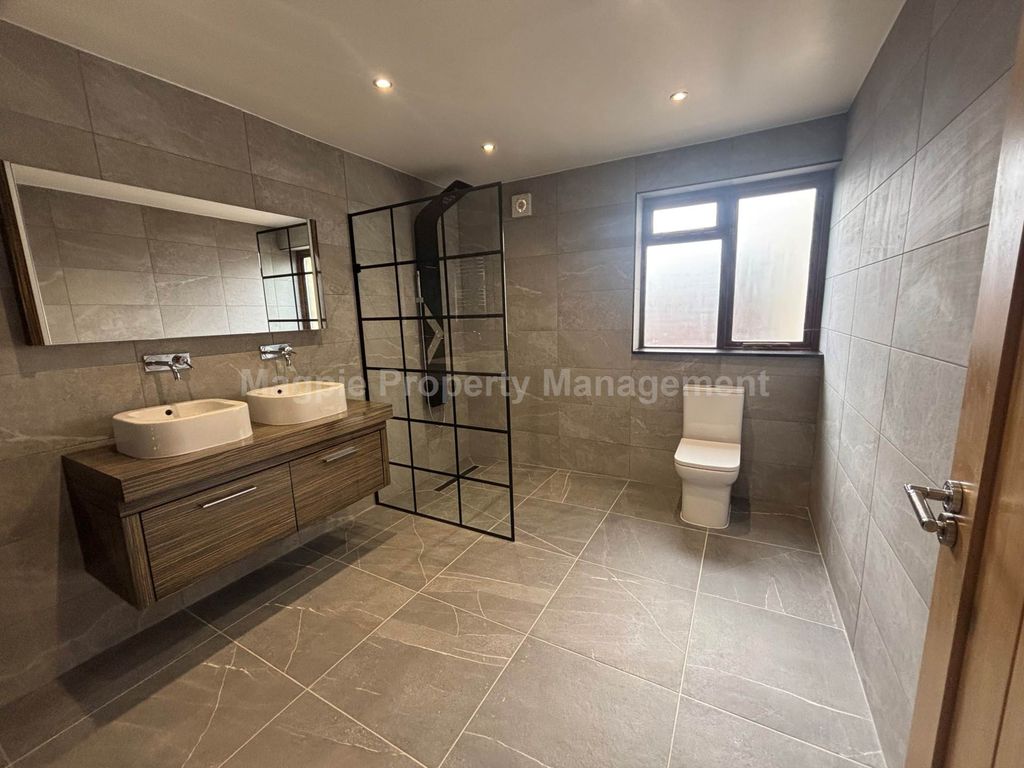 Additional image 13 of 6 bed semi-detached house to rentThe Lakes, Twentypence Road, Cottenham, Cambridge CB24