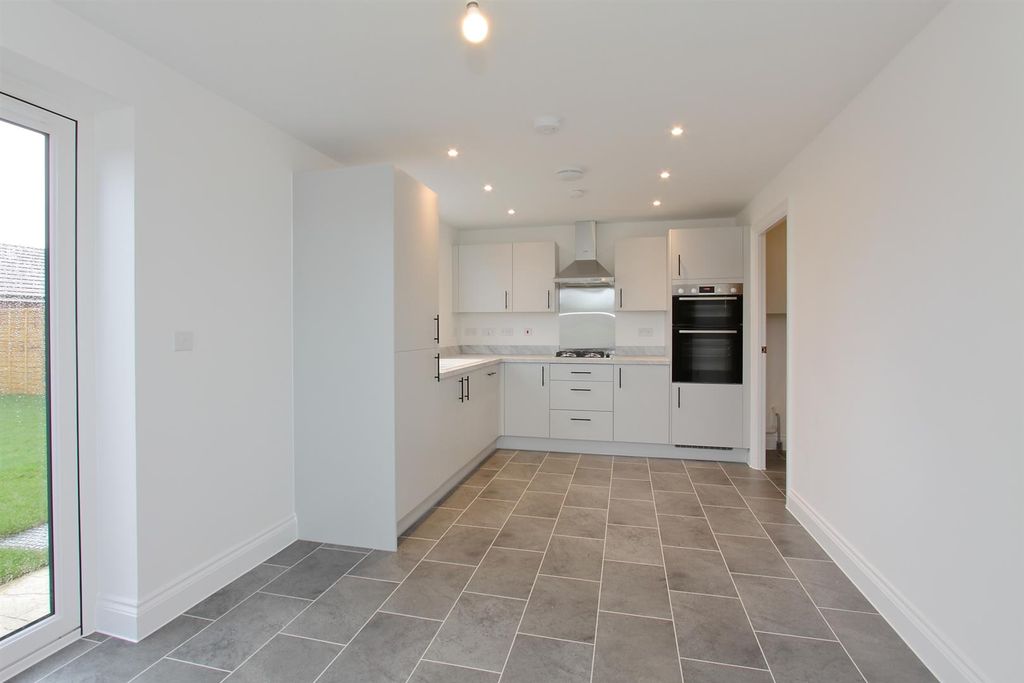 Additional image 3 of 3 bed detached house to rentNetherhampton Road, Salisbury SP2