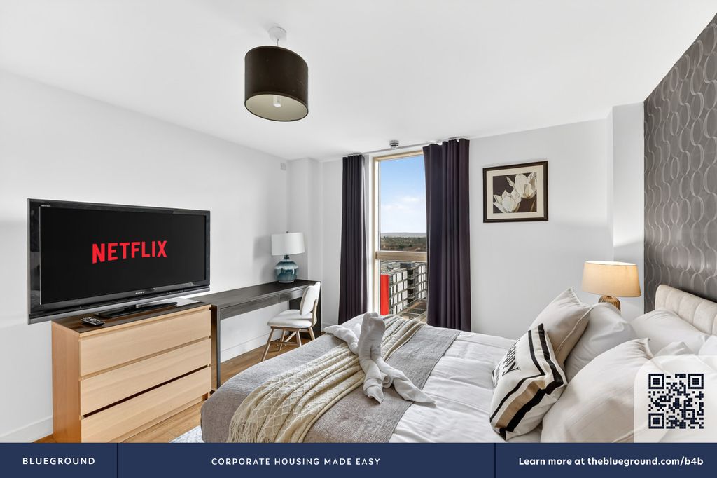 3 bed flat to rentCentral Milton Keynes MK9 photo 5