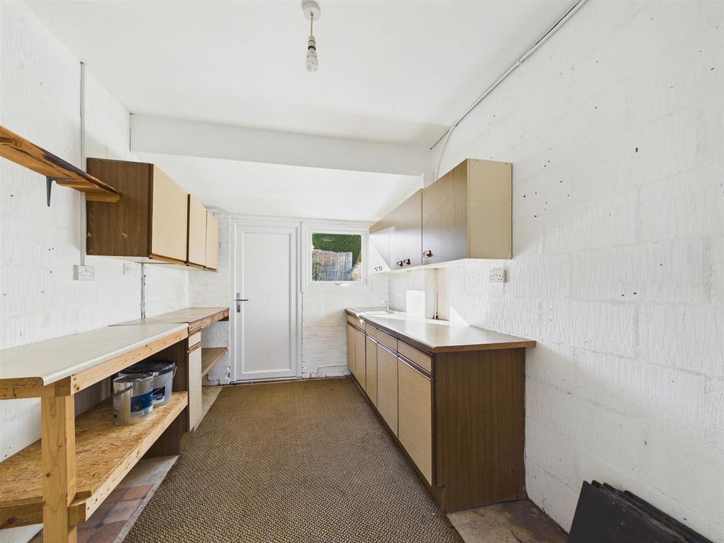 Additional image 19 of 3 bed detached bungalow to rentHillview Gardens, Ryall, Upton-Upon-Severn, Worcester WR8