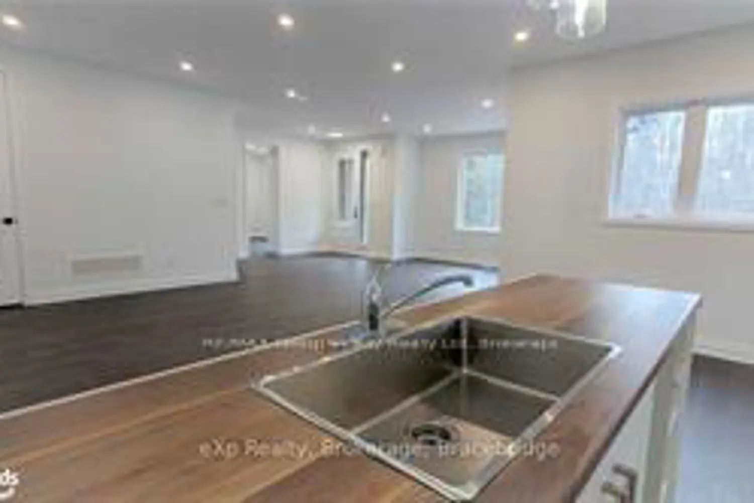 Additional image 8 of 29 Rue Camille Road