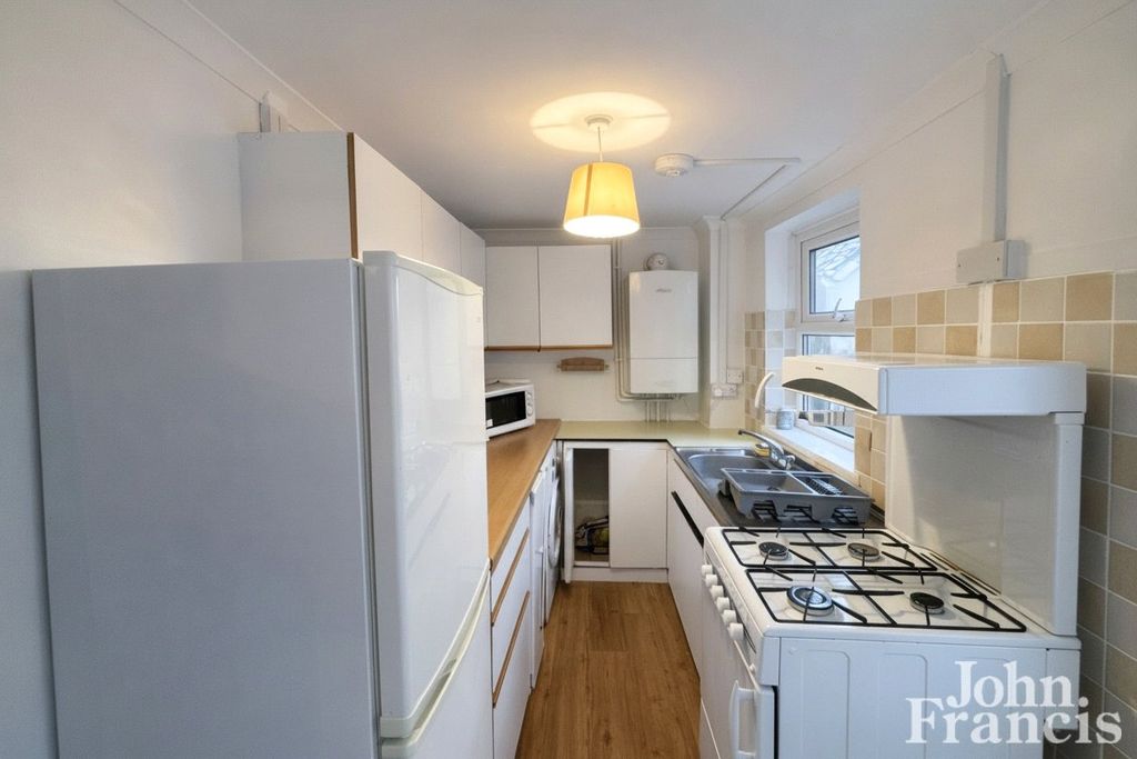 Additional image 2 of 2 bed semi-detached house to rentSt. John Street, Whitland SA34
