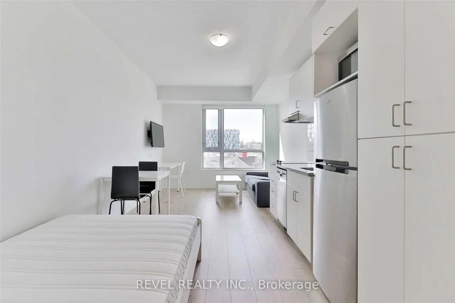 Additional image 5 of 1800 Simcoe Street 204