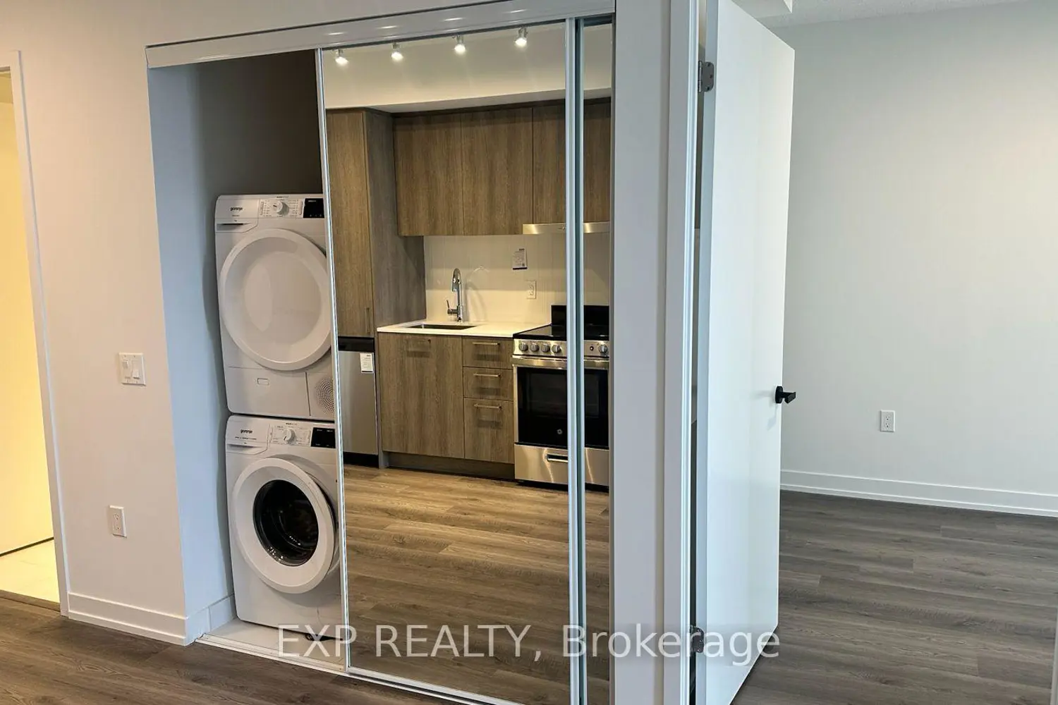 Additional image 7 of 195 Commerce Street 1705