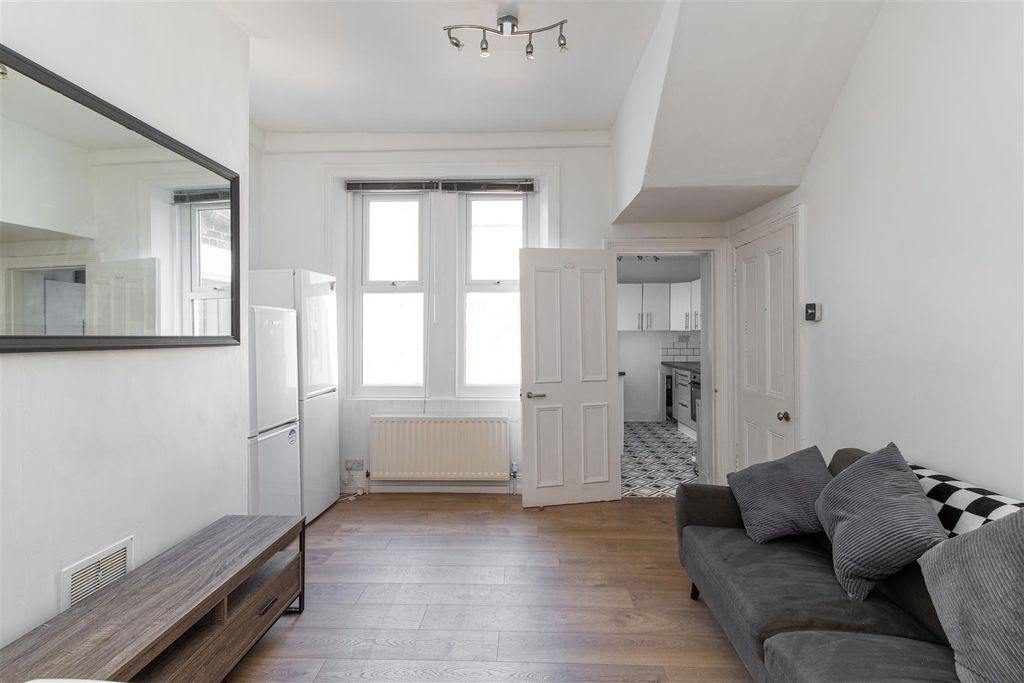 Additional image 3 of 6 bed shared accommodation to rentFalmouth Road, Heaton, Newcastle Upon Tyne NE6