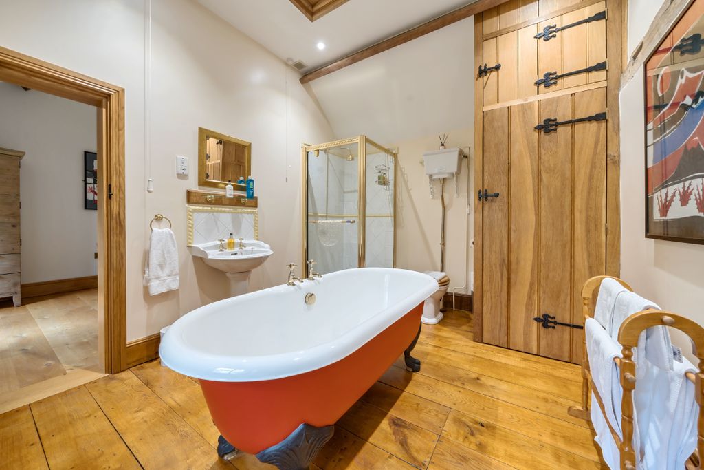 Additional image 13 of 5 bed detached house to rentWalnut Barn, West Sussex RH13