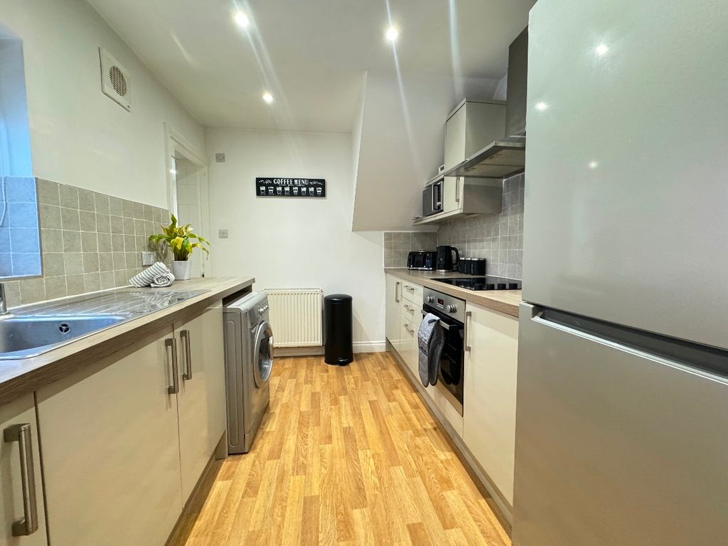 Additional image 3 of 2 bed flat to rentMargaret Road, Whitley Bay NE26