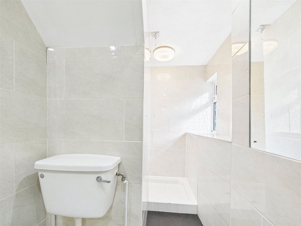 Additional image 8 of 2 bed flat to rentTrebetherick, Wadebridge, Cornwall PL27