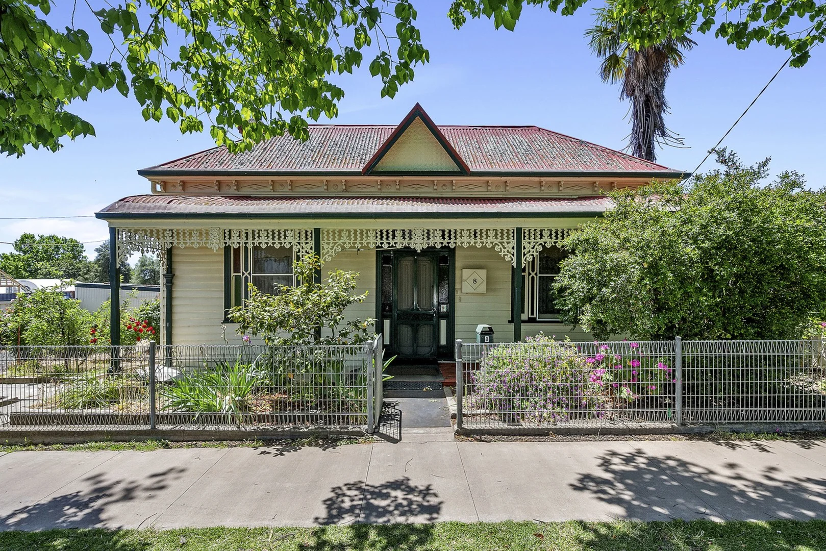 8 Maple Street, Golden Square VIC 3555