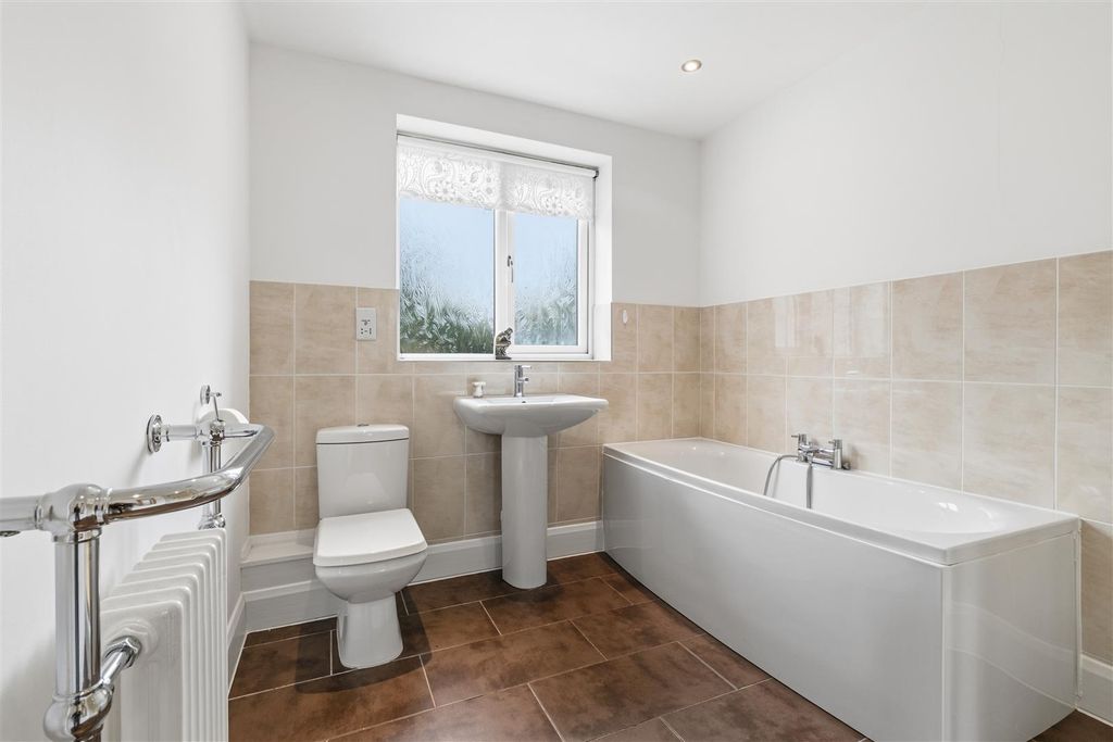 Additional image 26 of 5 bed detached house to rentWyvern Road, Sutton Coldfield B74