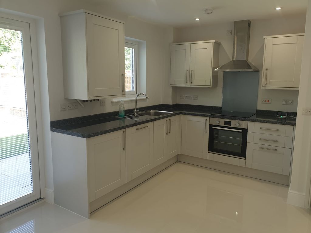 Additional image 3 of 3 bed terraced house to rentMynachlog Road, Llanelli SA15