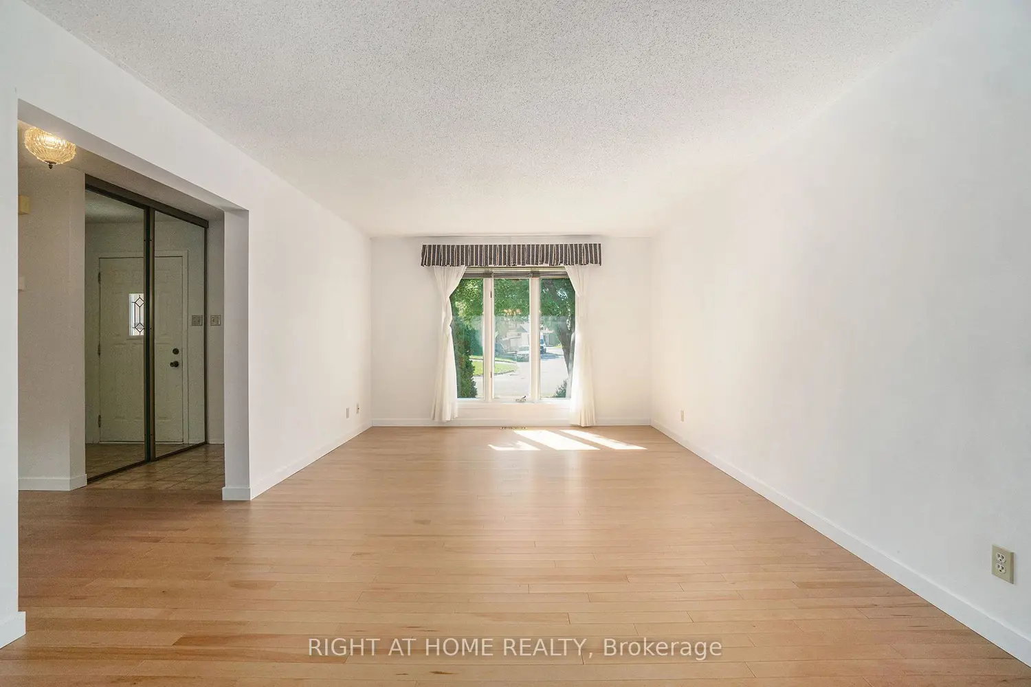 82 Nestow Drive photo 5
