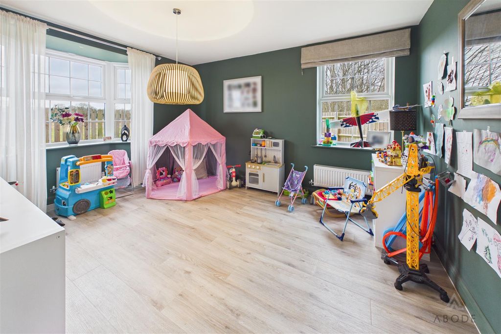 Additional image 7 of 5 bed detached house to rentGalloway Road, Drakelow, Burton-On-Trent DE15