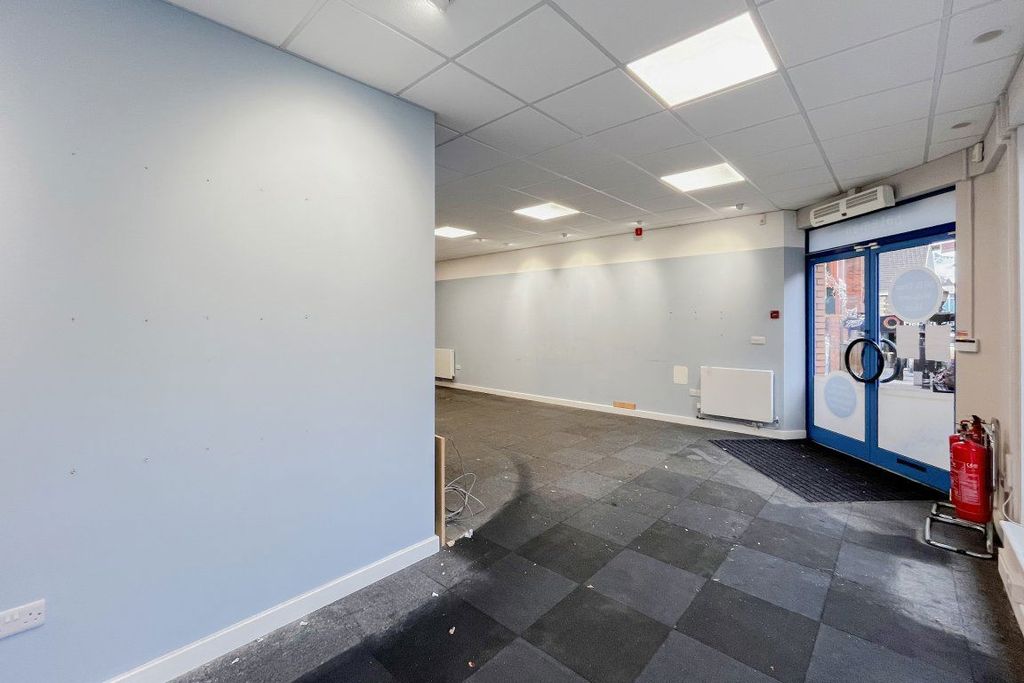 Additional image 4 of Property to rentUnit 3 The Market Place, Blackwood NP12
