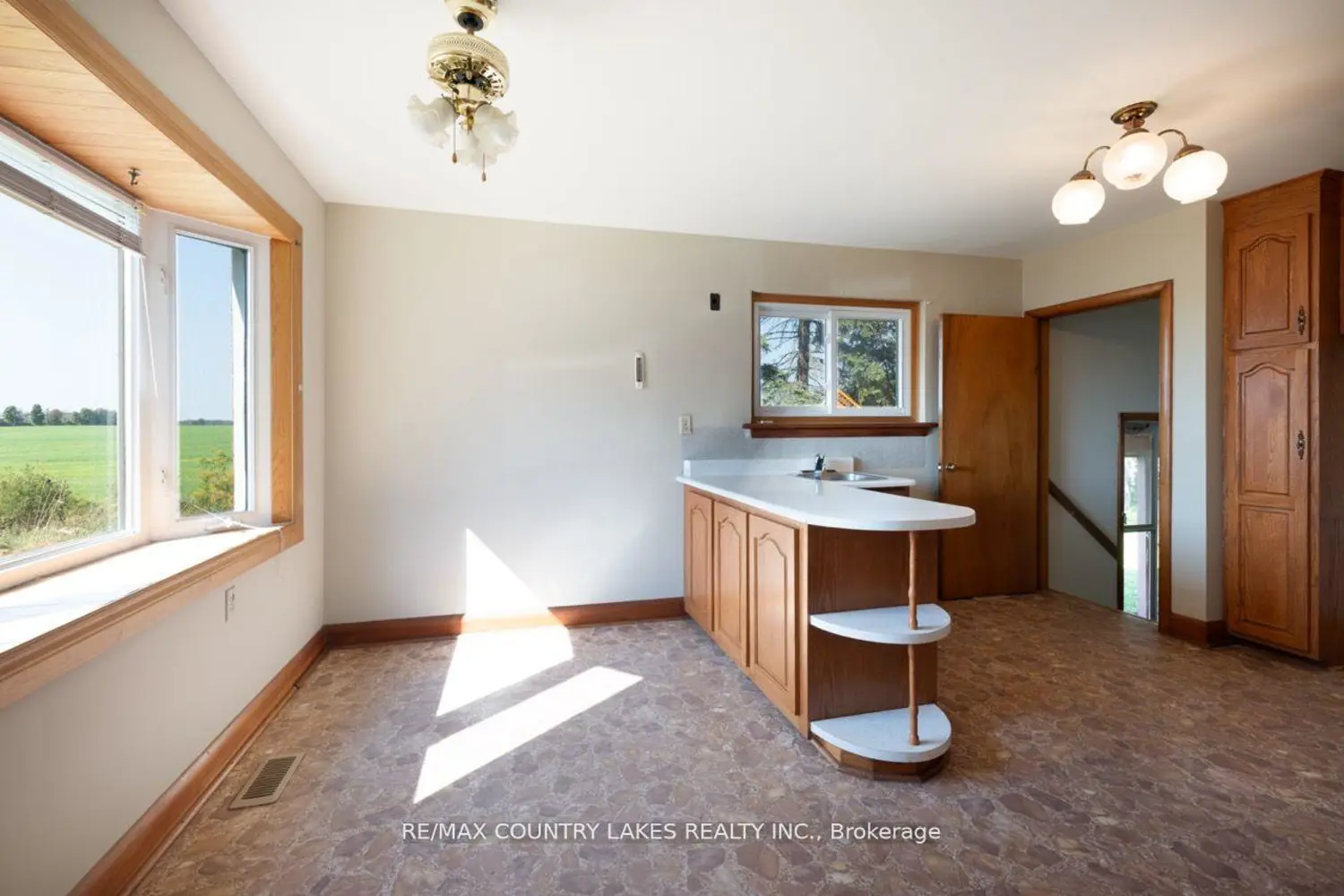 Additional image 6 of 895 Highway 7 Road