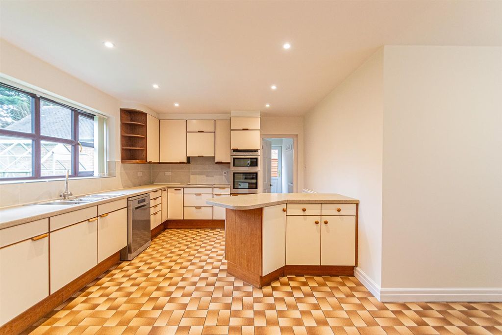 Additional image 6 of 4 bed detached house to rentStoneleigh Gardens, Grappenhall And Thelwall, Warrington WA4