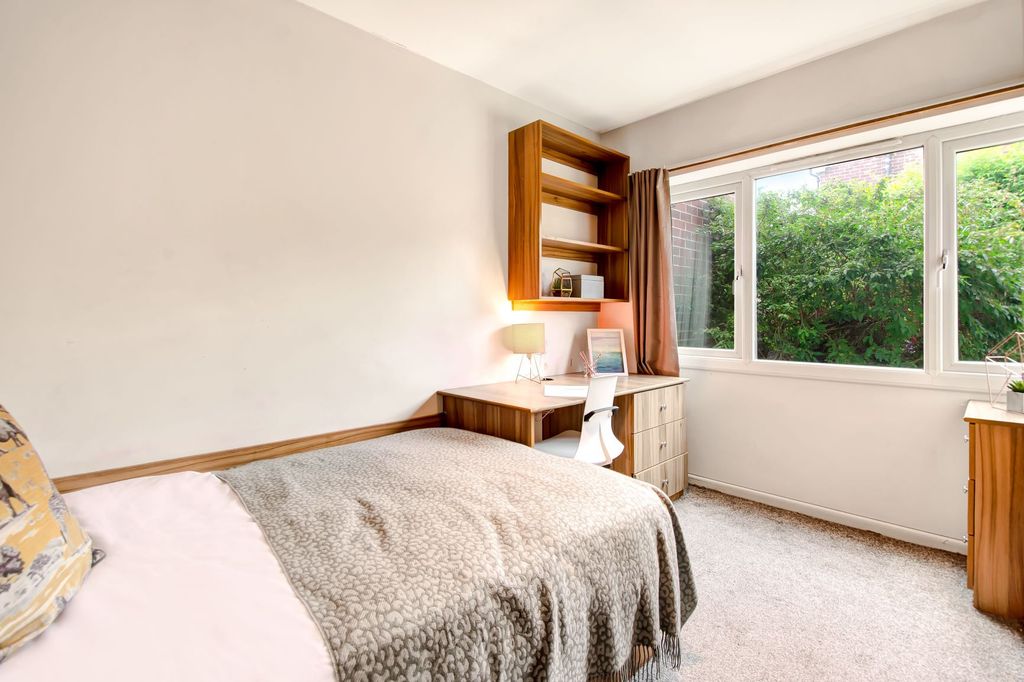 Additional image 5 of 4 bed shared accommodation to rentSt Annes Drive, Leeds LS4