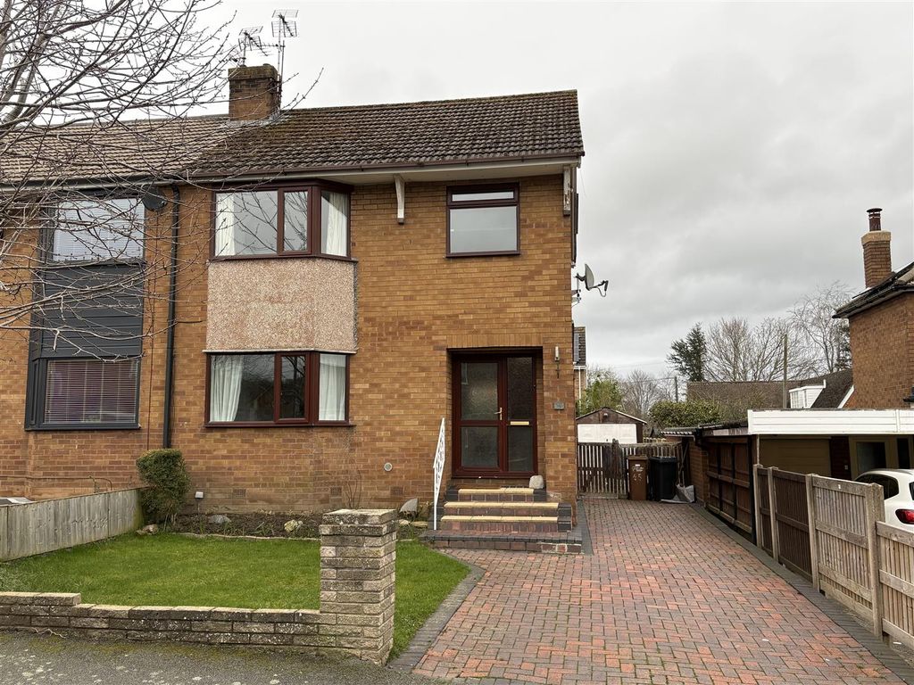 4 bed semi-detached house to rentHafod Park, Mold CH7