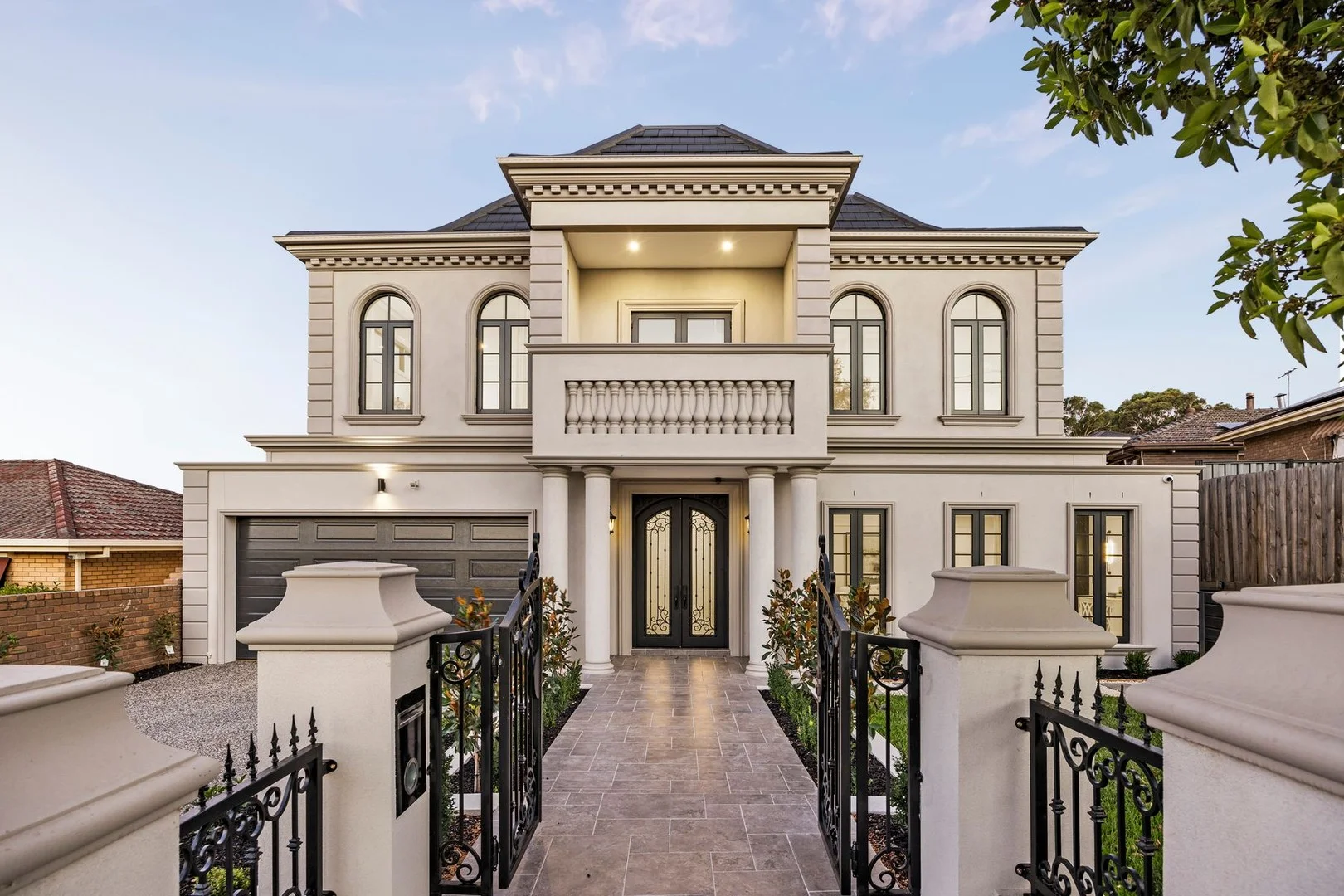 4 Grasmere Avenue, Doncaster East VIC 3109