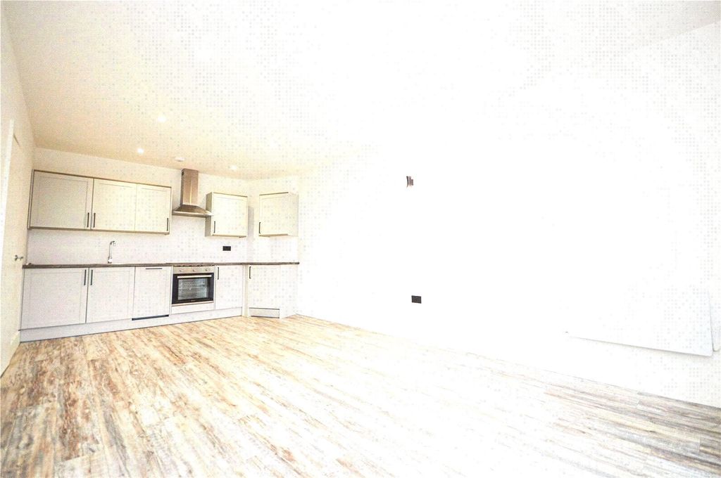 Additional image 3 of 2 bed flat to rentKingsbridge Point, Swindon SN1