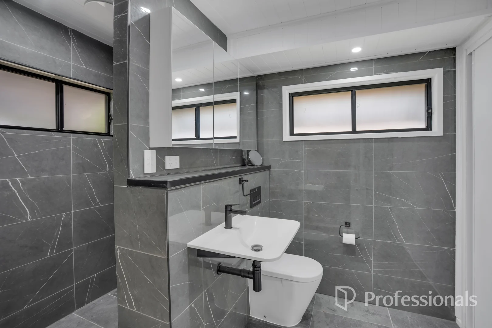 Additional image 11 of 16 Bath Terrace, Gympie QLD 4570