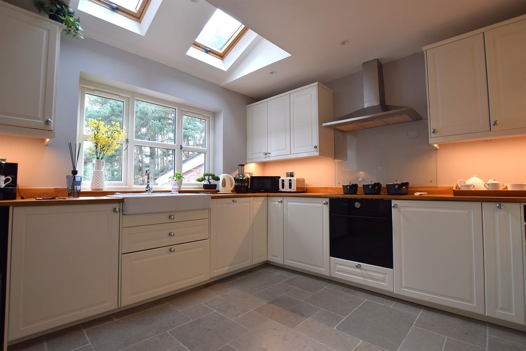 Additional image 7 of 3 bed detached house to rentAndertons Lane, Henbury, Macclesfield SK10